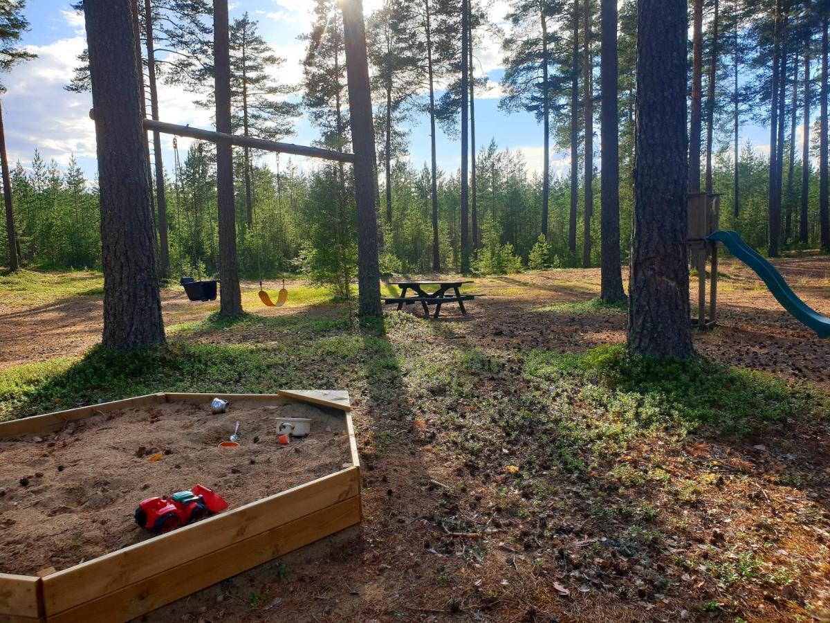 Gräsmark Hostel And Vandrarhem Lupin Naturcamping Lagom מראה חיצוני תמונה